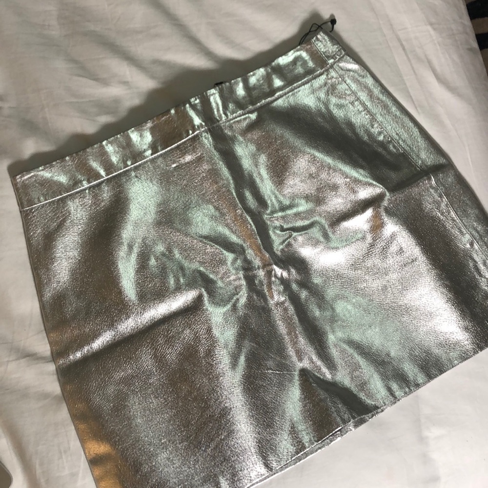 NWOT - Silver metallic pleather Zara mini skirt